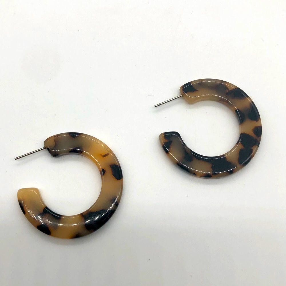 Tortoiseshell 1/2 Hoop Earrings